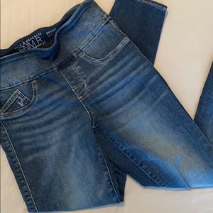 EUC Rock & Republic Fever Pull-on Jeans